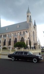 Boda-en-Iglesia-de-San-Rafael-de-Heredia.-CENTRAL-AMERICA-LIMOUSINE-RIDES.-3-300x18010f19bc513e65626.jpg