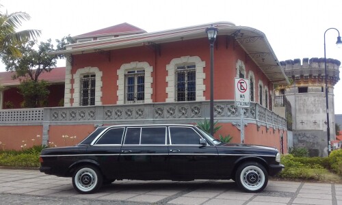CLASSIC-MANSION-SAN-JOSE-CENTRAL-AMERICA-LIMO-LWB-LANGd98dc350bbf28489.jpg