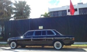 La-Embajada-de-China-en-Costa-Rica.-MERCEDES-300D-LANG-W123bec914719b2c2b07.jpg